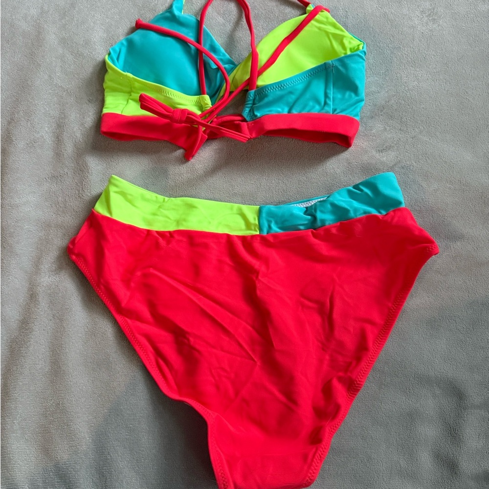 Vibrant Colorblock Bikini Set - Picture 4 of 4